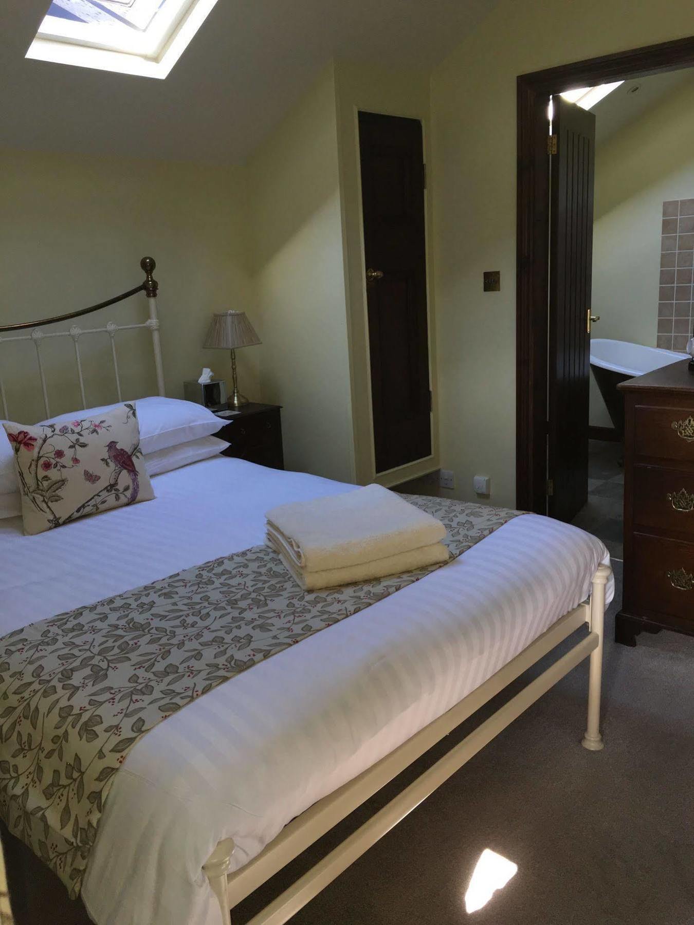วอเตอร์วีล เกสท์เฮาส์ Bed & Breakfast แอมเบิลไซด์ ภายนอก รูปภาพ