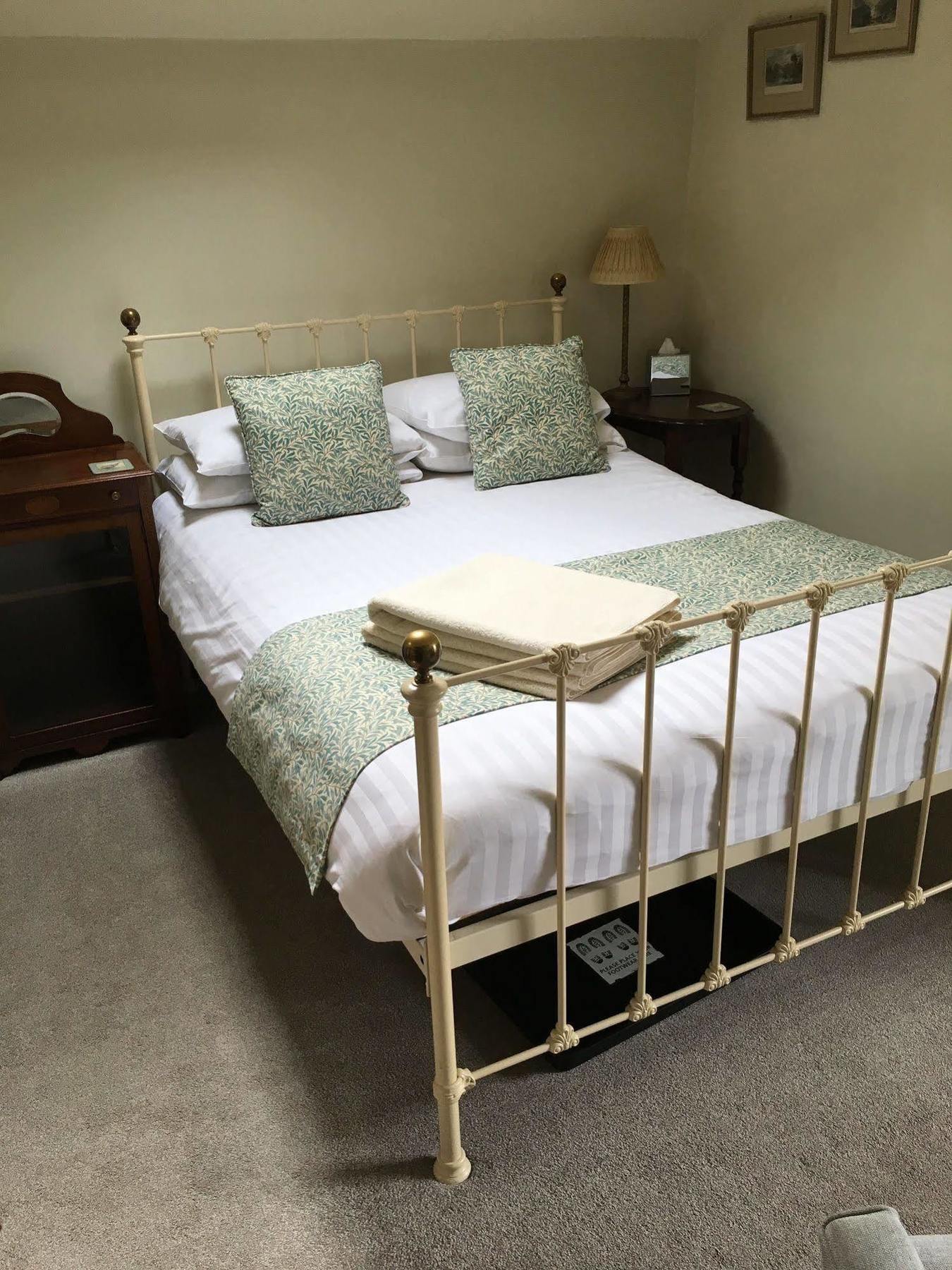 วอเตอร์วีล เกสท์เฮาส์ Bed & Breakfast แอมเบิลไซด์ ภายนอก รูปภาพ
